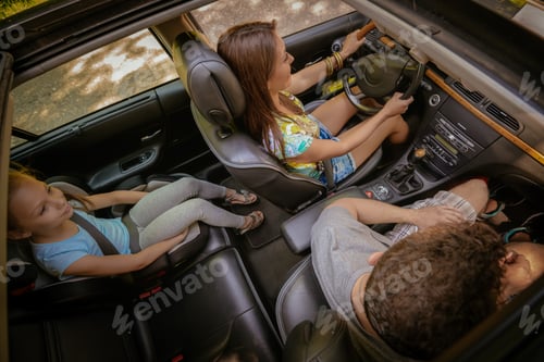 Preview: Family On Journey