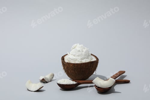 Preview: Summer dessert - ice cream, ice cream with coconut