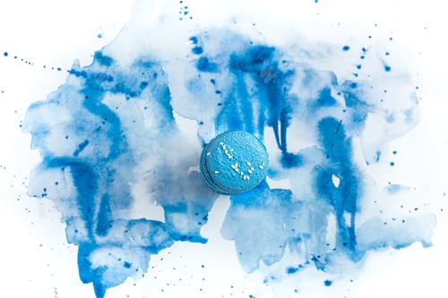 Preview: Blue Macaron With Watercolor Splash Background