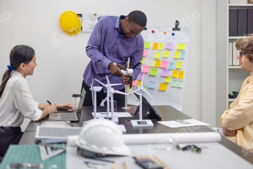 Preview: Startup team creates portable wind turbine prototype, matching user demand aim for investor funding