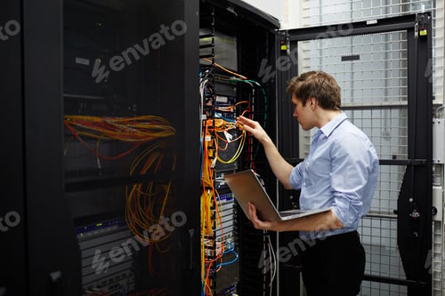 Preview: Working in data storage lab