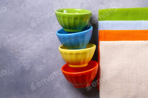 Preview: Colored Bowls Utensils