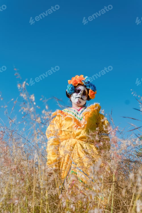 Preview: On the Day of the Dead, people in nature