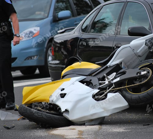 Preview: Yellow black motorcycle broken after an accident