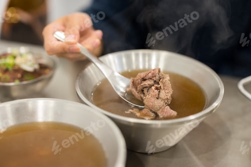 Preview: Fresh raw beef soup in Tainan restaurant