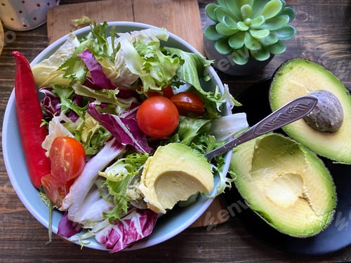 Preview: Healthy food concept. Fresh vegetable salad