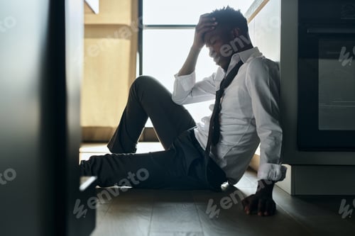 Preview: Young man suffering from depression