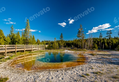 Preview: Hot thermal spring in Yellowstone