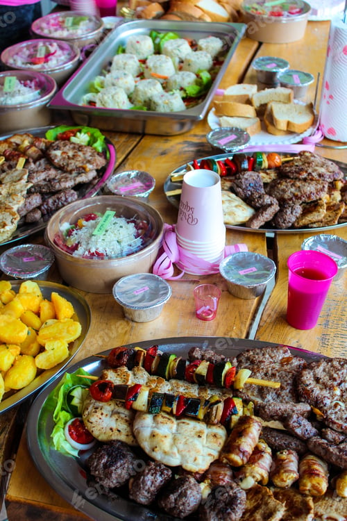 Preview: Table full of food