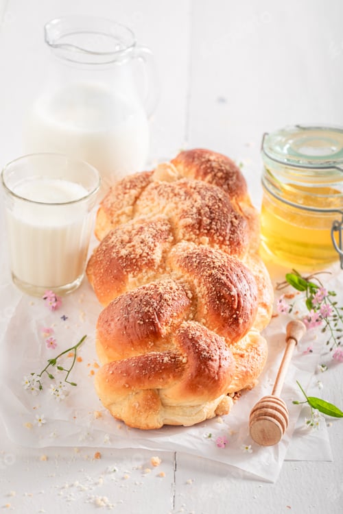 Preview: Delicious golden challah in sweet version in Poland.