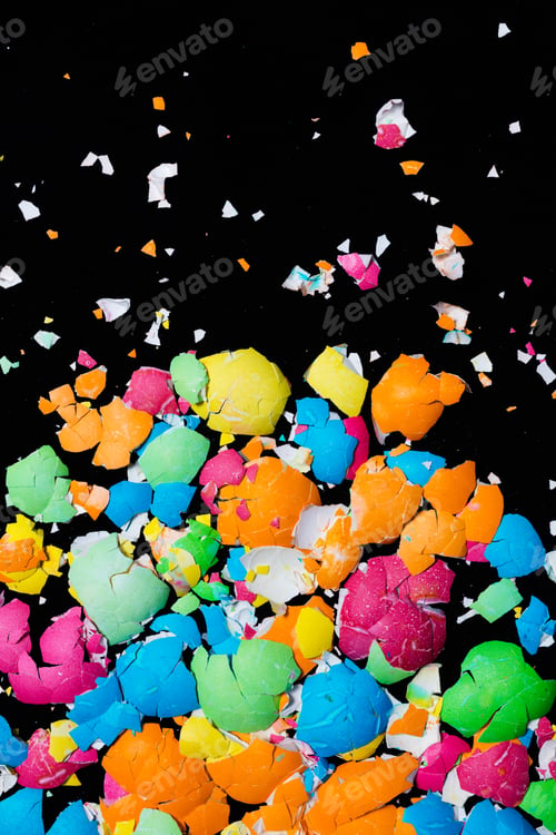 Preview: Painted broken egg shells on black