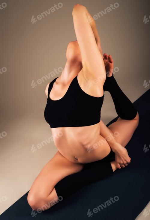 Preview: Beautiful young healthy girl in sportswear