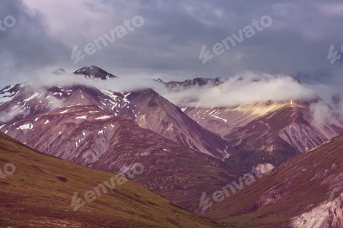 Preview: Mountains in Canada