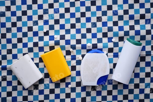 Preview: artificial sweetener container on table