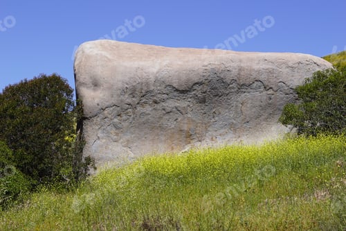 Preview: Great rock in the middle of the mountain