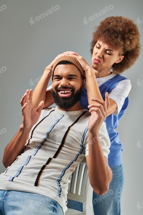 Preview: Elegant couple embracing