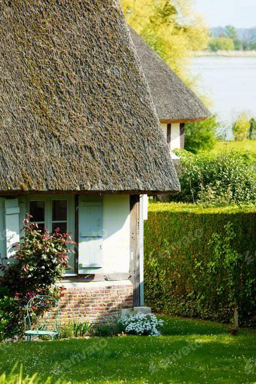 Preview: photo of village house