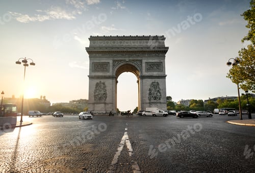 Preview: Arc de Triomphe and avenue