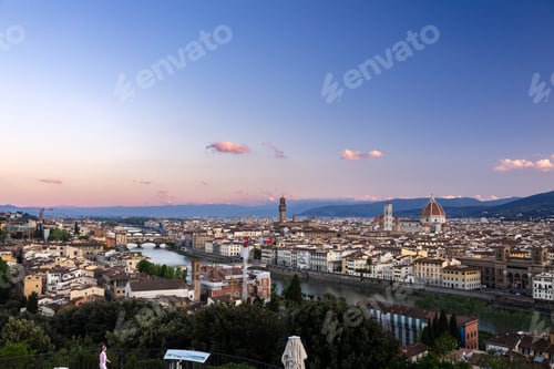 Preview: Vertical photo with Sunrise view on Florence city centre and Duomo from Vista panoramica di Firenze