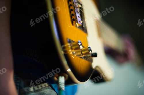 Preview: Man with guitar