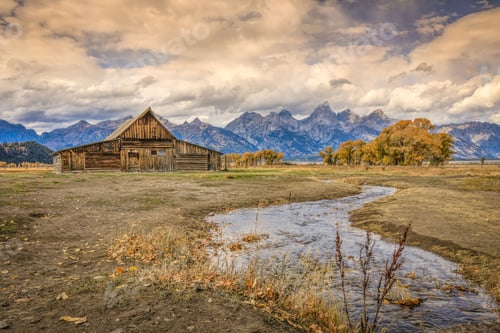 Preview: View of an old and wooden house in the mountains, Moulton Barn, Wyoming