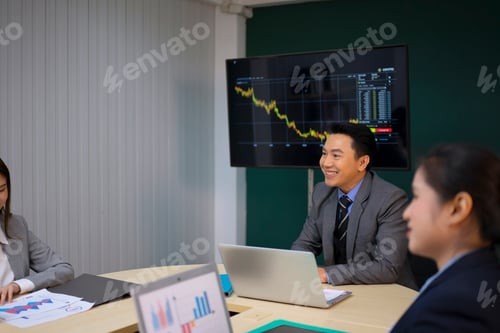 Preview: Employees are meeting at office.