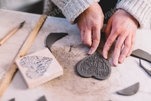 Preview: Crop potter making hearts