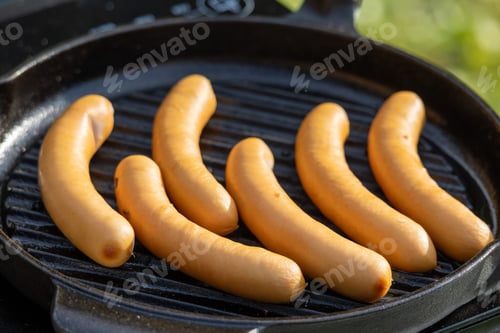 Preview: sausages on grill pan