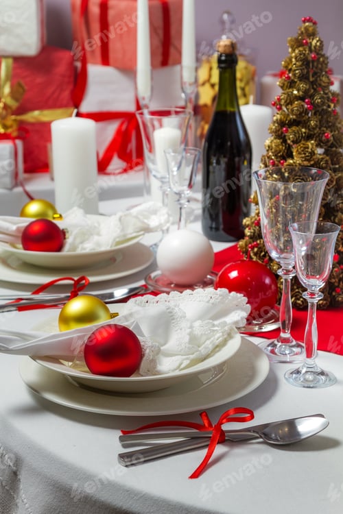 Preview: Christmas dinner was ready to serve on