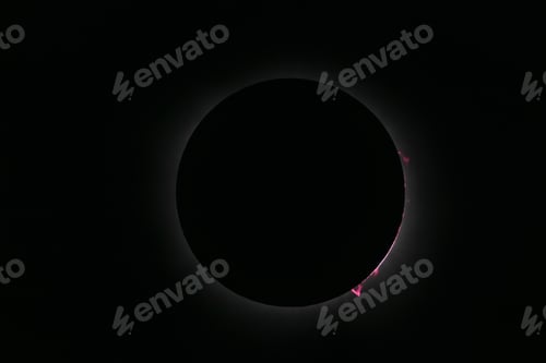 Preview: Total solar eclipse with bright solar flares