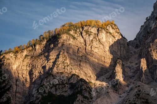 Preview: Autumn larches in the mountains