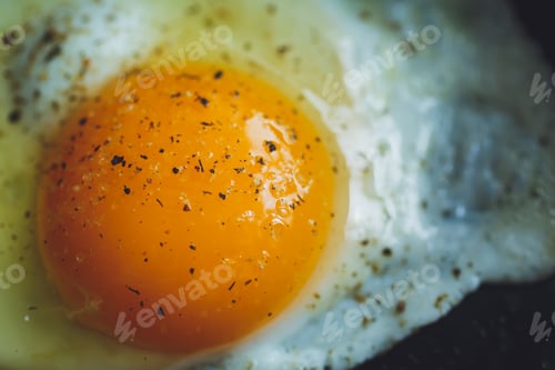 Preview: fried egg on the pan