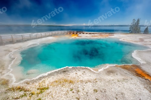 Preview: Hot thermal spring in Yellowstone