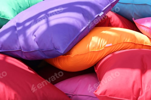 Preview: Scattered cushions in various colors.