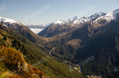 Preview: Beautiful Avalanche Peak covered in snow in New Zealand