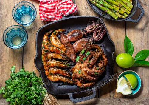 Preview: Grilled spimps, squids and octopus in cast iron grill pan