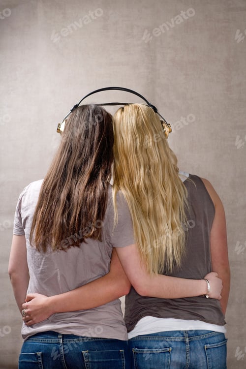 Preview: Teen girls share headphones