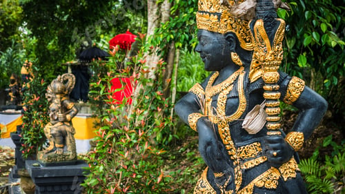 Preview: Bali temple entrance with guardian statue