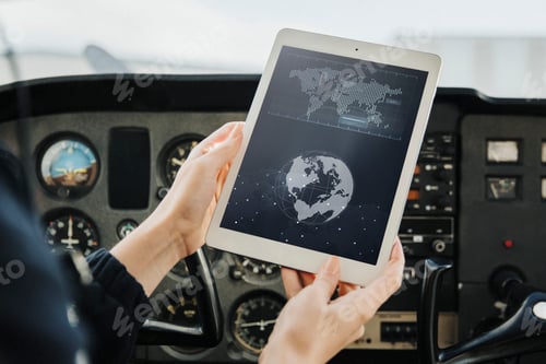 Preview: Aviator using a digital tablet