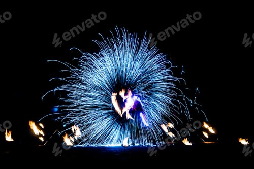Preview: fiery pieces of a fire show