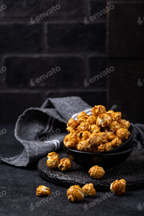 Preview: Salted caramel popcorn in bowl