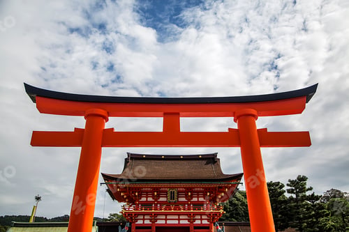 Preview: Fushimi Inari shrine in Kyoto, Japan