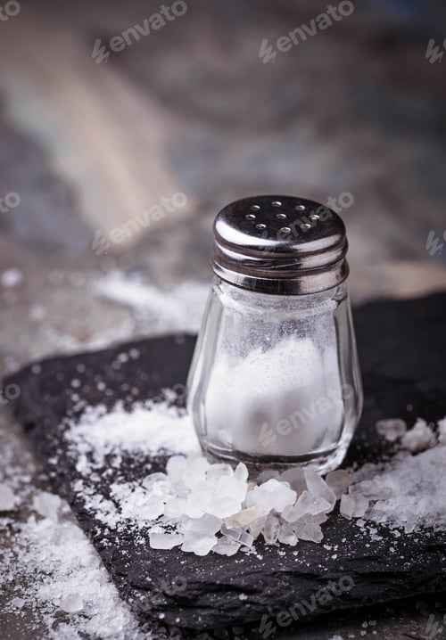 Preview: White salt in shaker