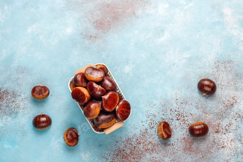 Preview: Fresh organic chestnuts.