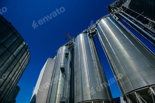 Preview: Set of storage tanks cultivated agricultural crops processing pl