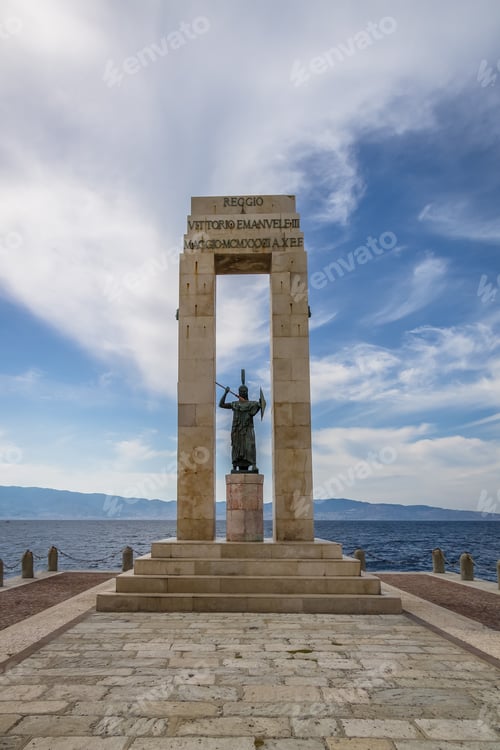 Preview: Monument to Vittorio Emanuele at Arena dello Stretto - Reggio Calabria, Italy