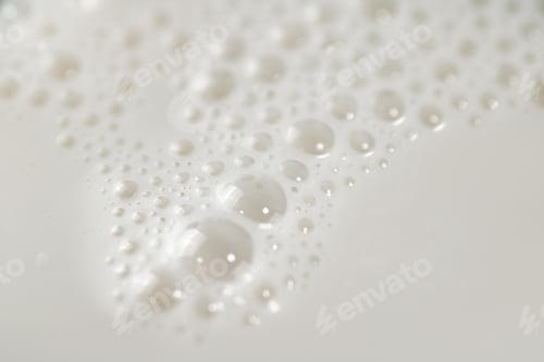 Preview: Fresh milk with air bubbles.