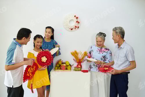 Visualização: Mesa de decoração familiar para Tet