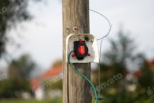 Preview: Switch off of its electric pasture fence