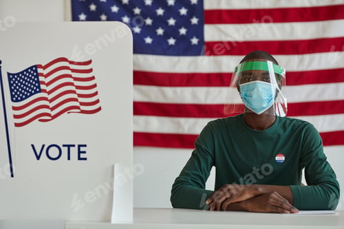 Preview: American voter in polling station